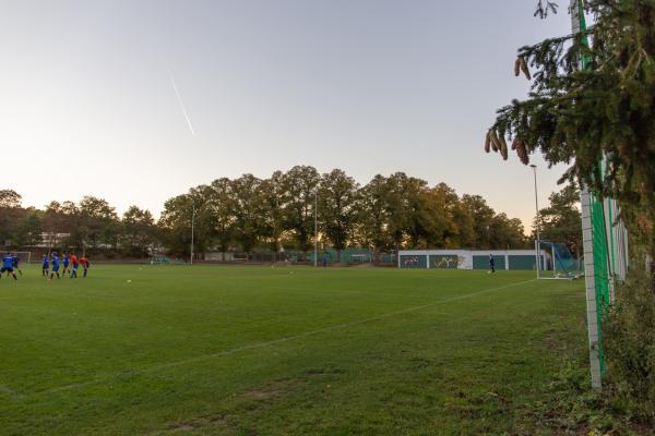 Gustav-Schickedanz-Stadion Nebenplatz 1 - Fürth/Mittelfranken-Oberfürberg