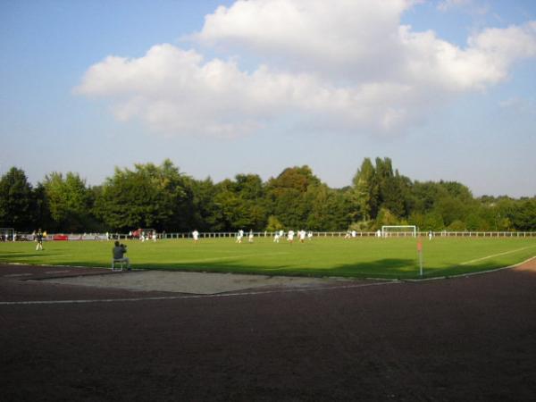 Karl-Hirsch-Stadion der Bezirkssportanlage Zur Burkuhle - Bochum-Kornharpen