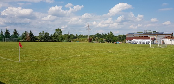 Boisko w Radostowie - Radostów Średni