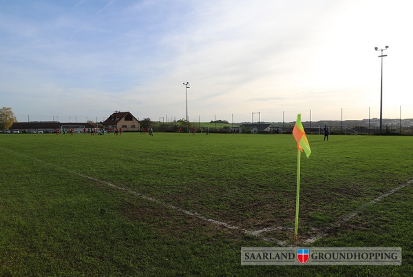Stade du Loeberg - Etzling