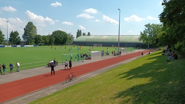 Sportplatz Oppelner Straße - Wiesbaden-Nordenstadt