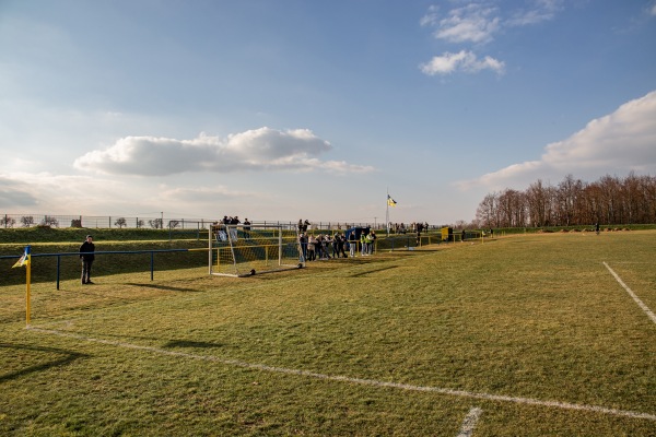 Parkstadion - Hirschstein-Neuhirschstein