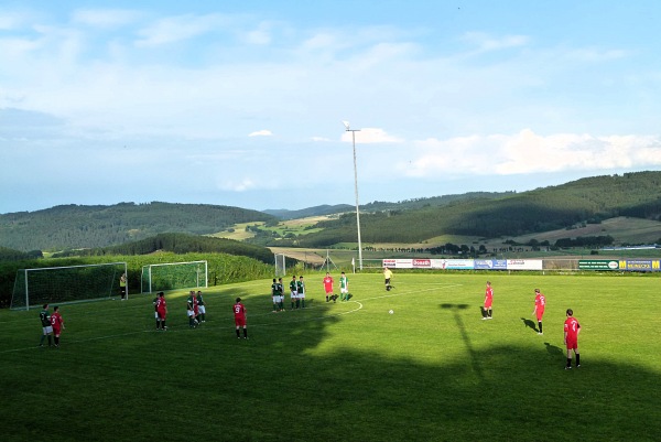 Waldsportplatz - Eschenburg-Roth