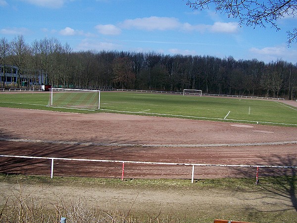 Bezirkssportanlage Brüder-Grimm-Ring - Lübeck-Moisling