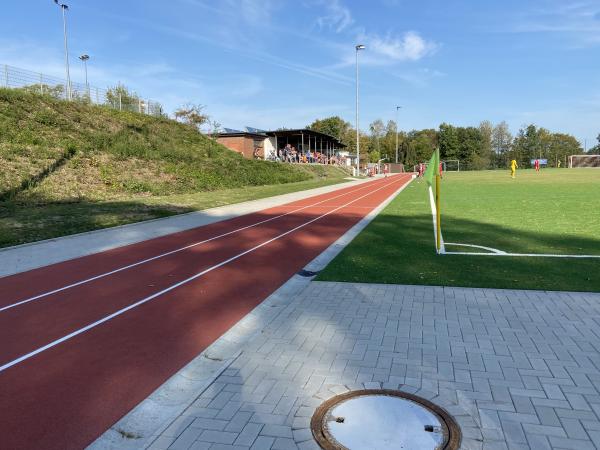 Karl-Kleine-Stadion am Hüsterner Berg - Ense-Höingen