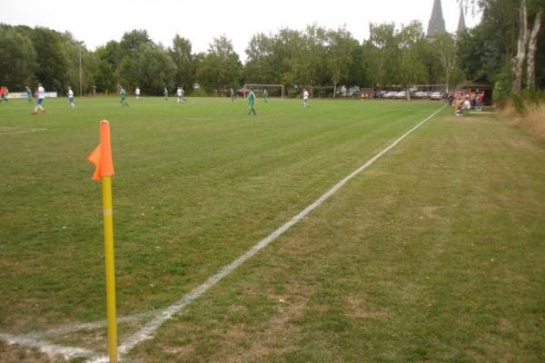 Sportplatz an der Kirche - Brakel-Riesel
