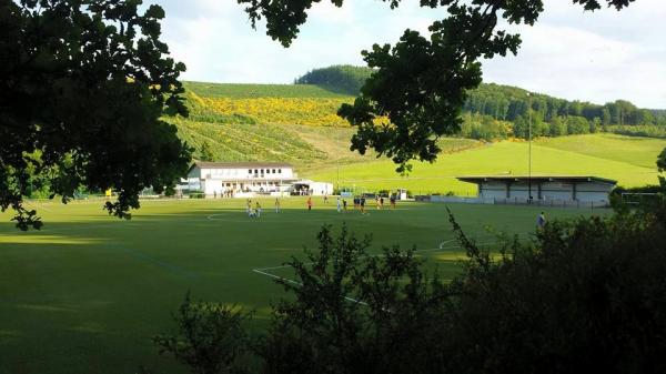 Sportplatz am Bergmer - Sundern/Sauerland-Stockum