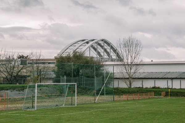 Walter-Lutze-Stadion Nebenplatz - Schkeuditz