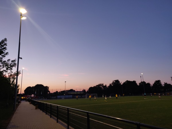 Sportplatz Martinusstraße - Köln-Esch