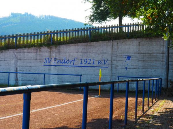 Sportplatz an der Turnhalle - Sundern/Sauerland-Endorf