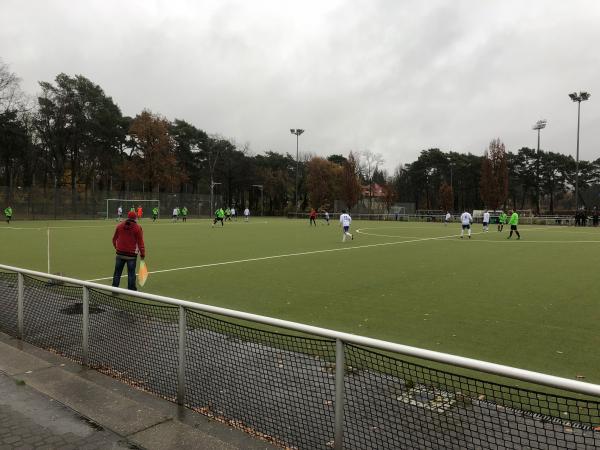 Ernst-Reuter-Sportfeld 3 - Berlin-Zehlendorf