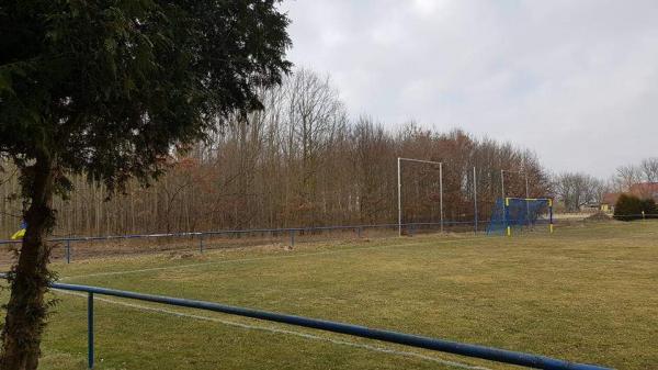 Kurt-Holze-Sportplatz - Großneuhausen