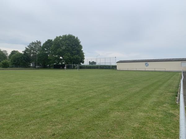 Sportplatz an der Volkshalle - Hungen-Utphe