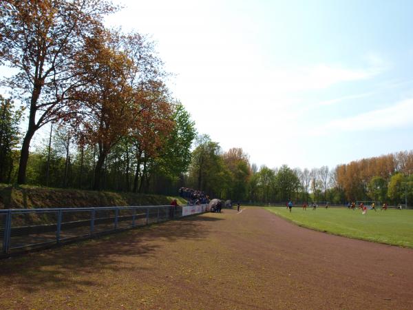 Heinrich-Hamacher-Sportpark - Duisburg-Neumühl