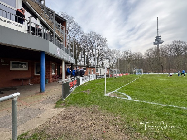 VfB-Sportplatz Waldwiese - Kiel-Gaarden