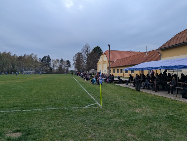 Hřiště Veleň - Veleň