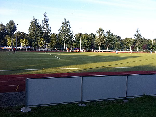 Fritz-Bortz-Sportplatz - Aumühle