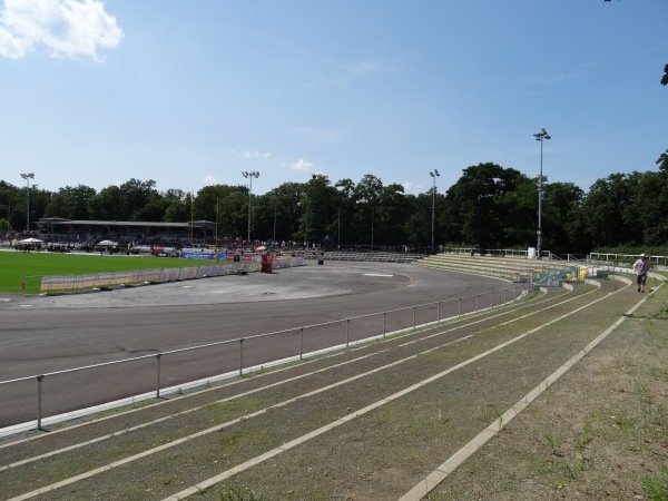 Stadion im Sportpark Luftschiffhafen - Potsdam