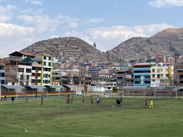 Estadio Municipal José Santos Tamayo el Hueco - Cusco