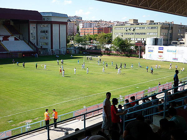 Mimar Yahya Baş Stadı - İstanbul