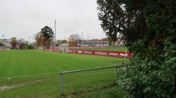Sportpark Valznerweiher Platz 5 - Nürnberg-Zerzabelshof