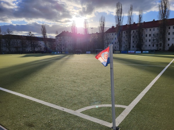 Friedrich-Ebert-Stadion Nebenplatz 1 - Berlin-Tempelhof