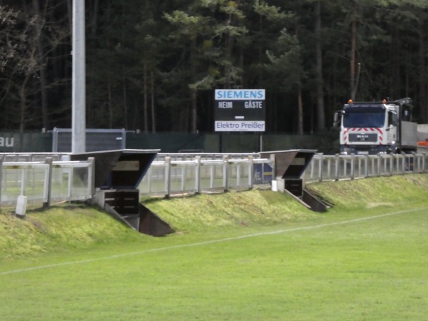 Michael-Höhbauer-Stadion Nebenplatz - Luhe-Wildenau