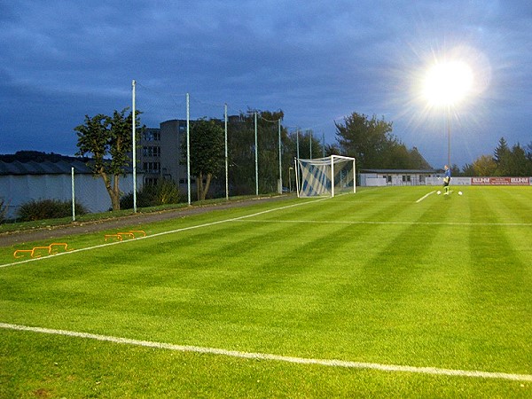 Sportplatz an der B80 - Seegebiet Mansfelder Land-Lüttchendorf
