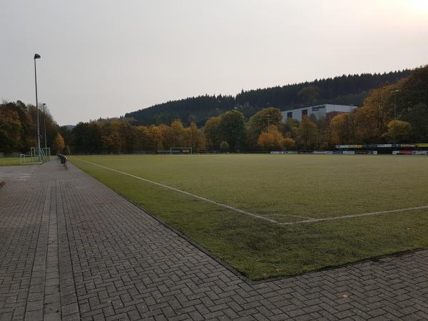 Sportplatz Hofwiese - Lennestadt-Kirchveischede