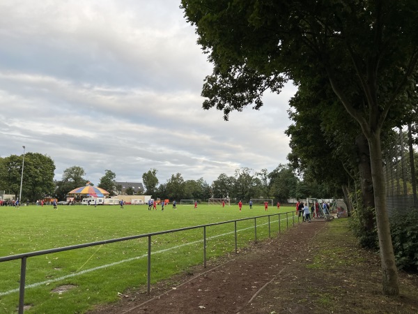 Sportplatz Sinnersdorfer Straße - Köln-Roggendorf/Thenhoven