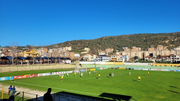 Stadiumi Roza Haxhiu - Lushnjë