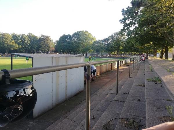 Bezirkssportanlage Warbruckstraße I / MTV-Stadion - Duisburg-Marxloh