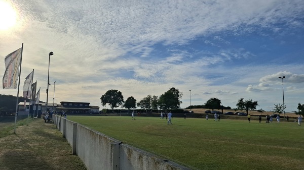 Eddi-Bommersheim-Sportfeld - Hungen-Obbornhofen