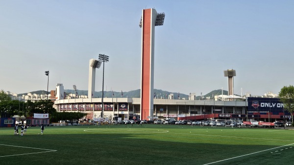 Suwon Auxiliary Stadium - Suwon