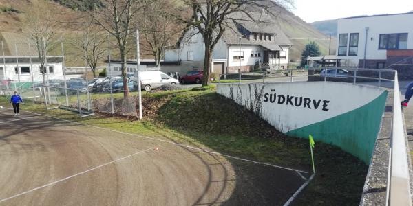 Raiffeisen Markt Weingarten-Arena Graue Erde - Briedel