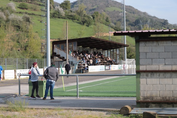 Estadio Municipal El Sotón - Lena (Ḷḷena), AS