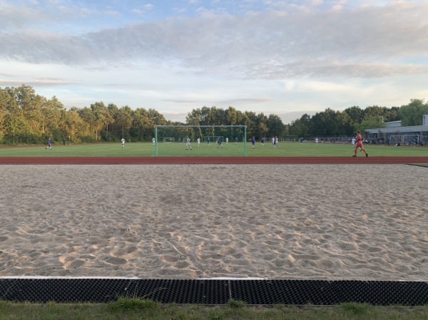 Sportplatz Hermann-Tast-Schule - Husum