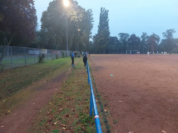 Sportanlage an der Mainbrücke Platz 2 - Hanau-Klein-Auheim