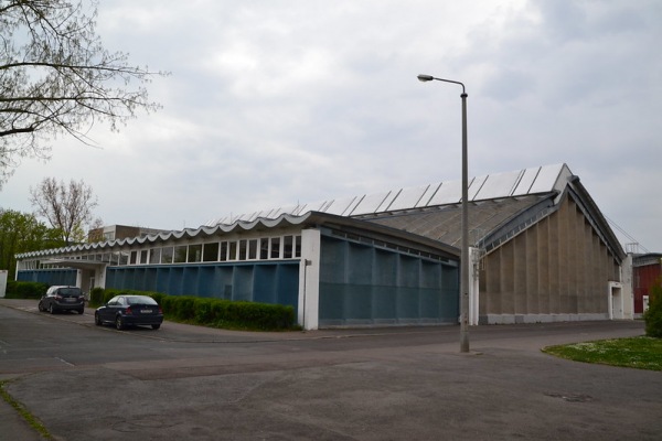 Sporthalle im Bildungszentrum Halle Neustadt - Halle/Saale-Neustadt