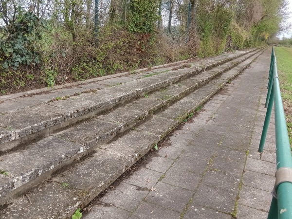 Sportplatz an der Schule - Düsseldorf-Wittlaer