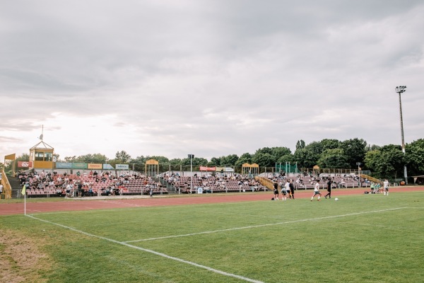 Leichtathletikstadion im Bürgerpark Nord - Darmstadt-Fasanerie