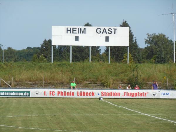 Stadion Flugplatz - Lübeck-Karlshof
