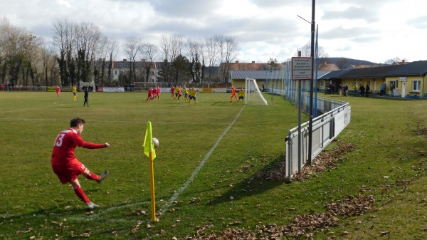 Sportplatz Kleinneusiedl - Kleinneusiedl
