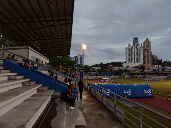 Estadio Javier Cruz - Ciudad de Panamá
