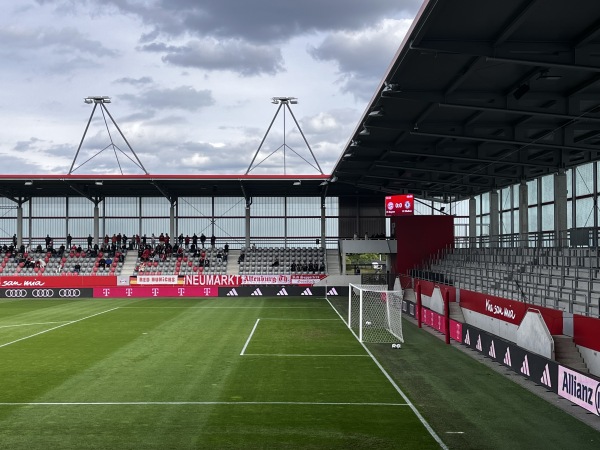 Stadion im FC Bayern Campus - München-Neuherberg