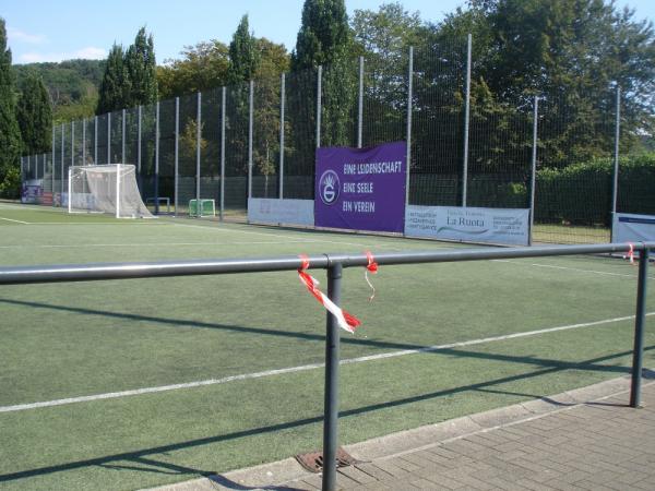 Sportplatz Heyestraße - Düsseldorf-Gerresheim