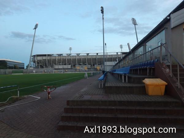 Stadion GOSiR Gdynia Boisko obok - Gdynia