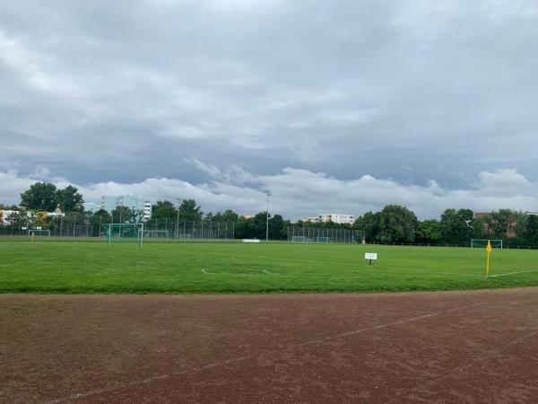 Bezirkssportanlage Am Harthof - München-Am Hart