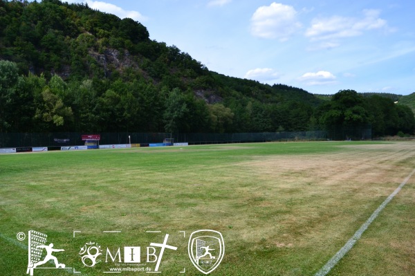 Sportplatz am Nahestrand - Idar-Oberstein-Fischbach