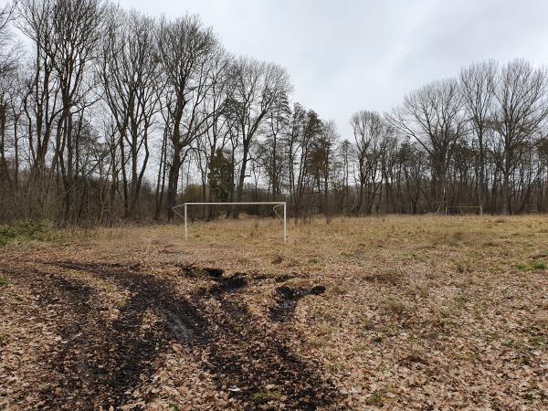 Sportplatz am Gutshof - Uckerland-Kutzerow